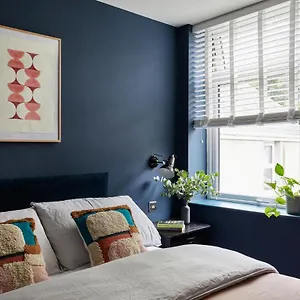 https://pontcanna-by-black-door-stays.cardiffhotelswales.com